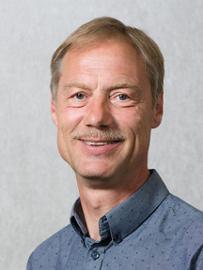 Jürgen Ewert, Back office udlandsmedarbejder